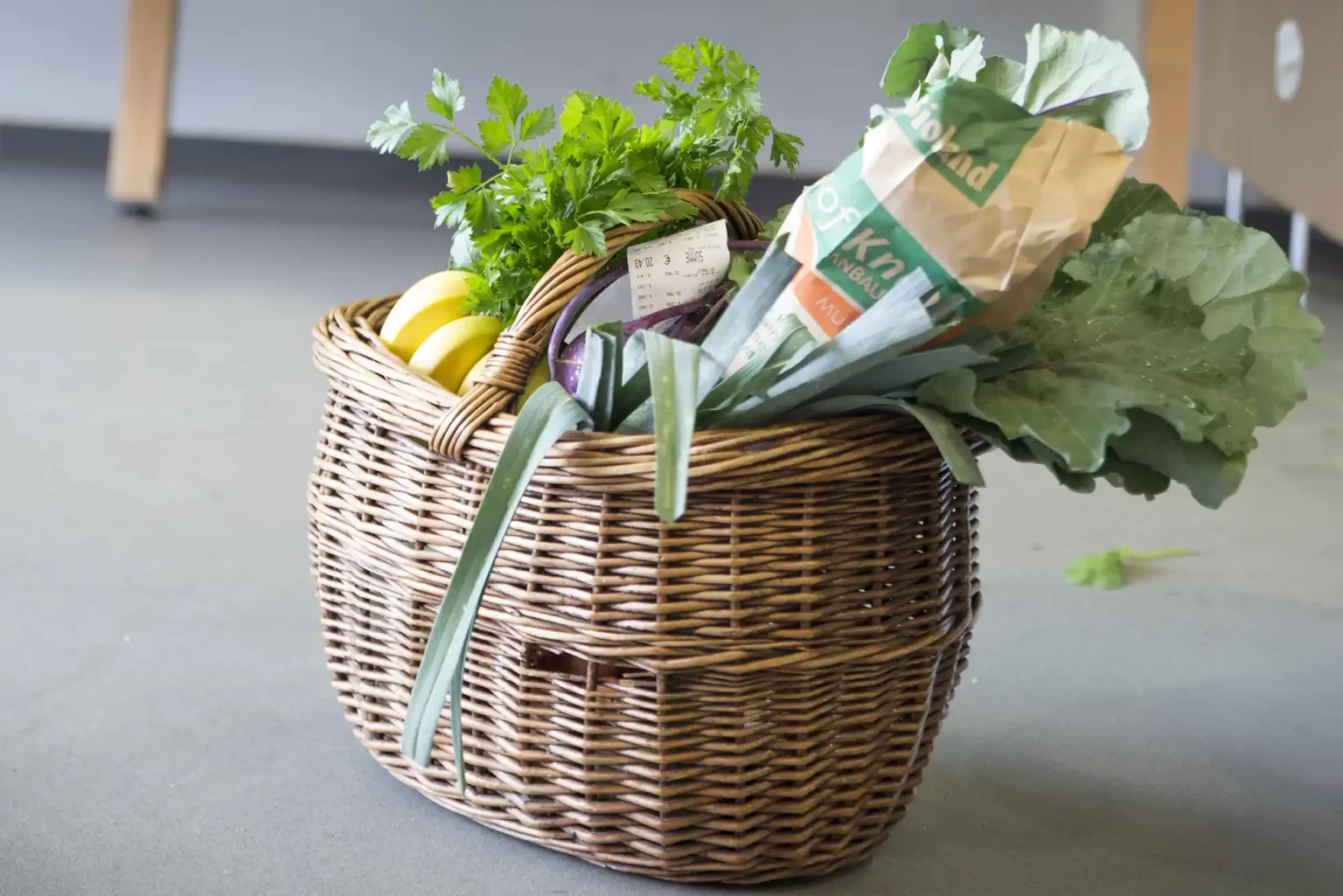 Geschenkkorb und Gutschein vom Biohof Knaus mit regionalen Produkten